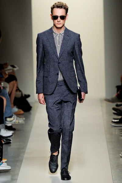 Look 4
